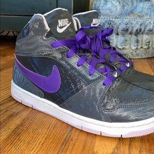NIKE BLACK & PURPLE HIGHTOPS